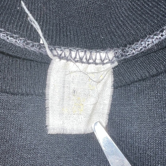 Vintage 80s University of Iowa Hawkeyes Black Single Stitch Shirt Rainbow - Picture 3 of 3